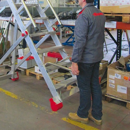 Escalera de almacén SMTS con plataforma y ruedas | Faraone