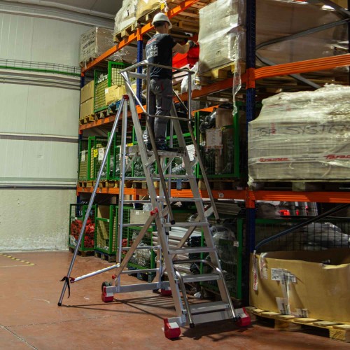 Escalera de almacén SMTS con plataforma y ruedas | Faraone