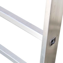 Escalera plegable para camión regulable en altura SCRT
