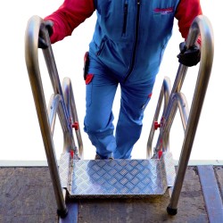Escalera plegable para camión SCR | Acceso seguro y compacto