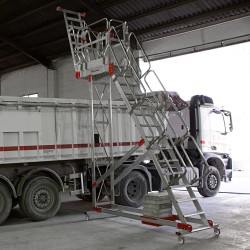 Escalera con plataforma abatible para camiones y autobuses SY-BA