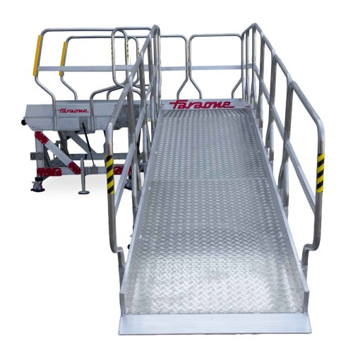 EM411 | Escalera especial para acceso a Aviones a medida | Seguridad en altura Faraone