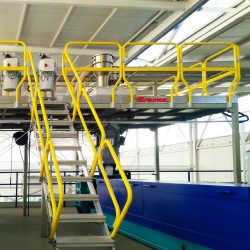 EM1312 | Escalera de Acceso Frontal