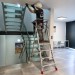 PLS | Escalera con amplia plataforma y altura regulable