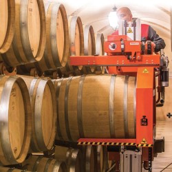 ELEVAH BODEGAS | H. máx. de trabajo: 7 m.