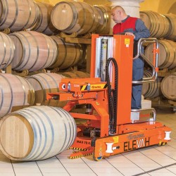 ELEVAH BODEGAS | H. máx. de trabajo: 7 m.